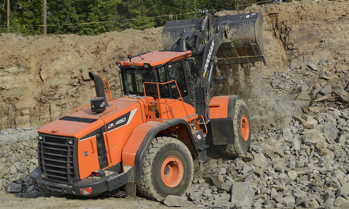 Фронтальный погрузчик Doosan DL450A в аренду Белгороде круглосуточно -  низкая цена